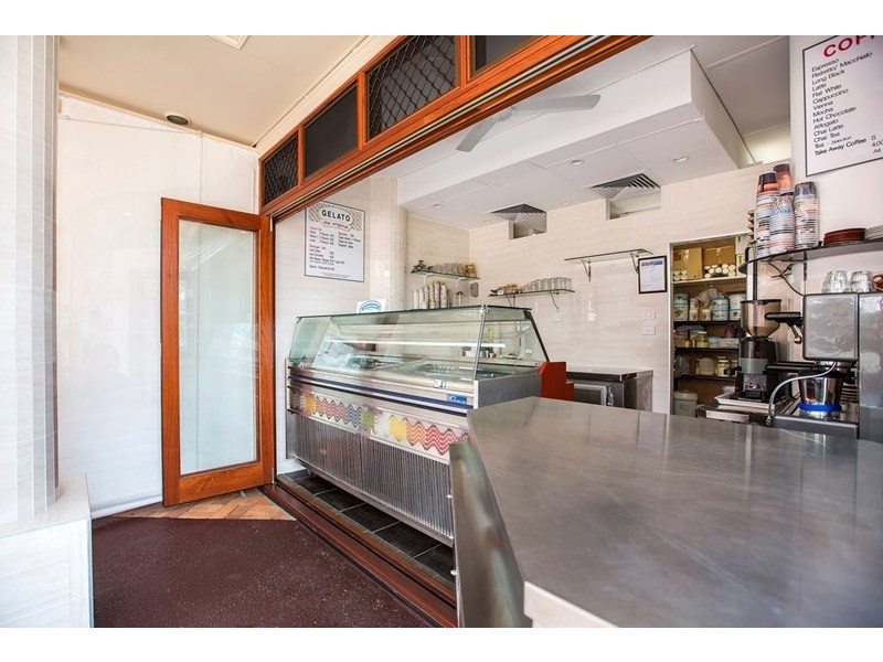 4/15 Victoria Avenue, Broadbeach QLD 4218