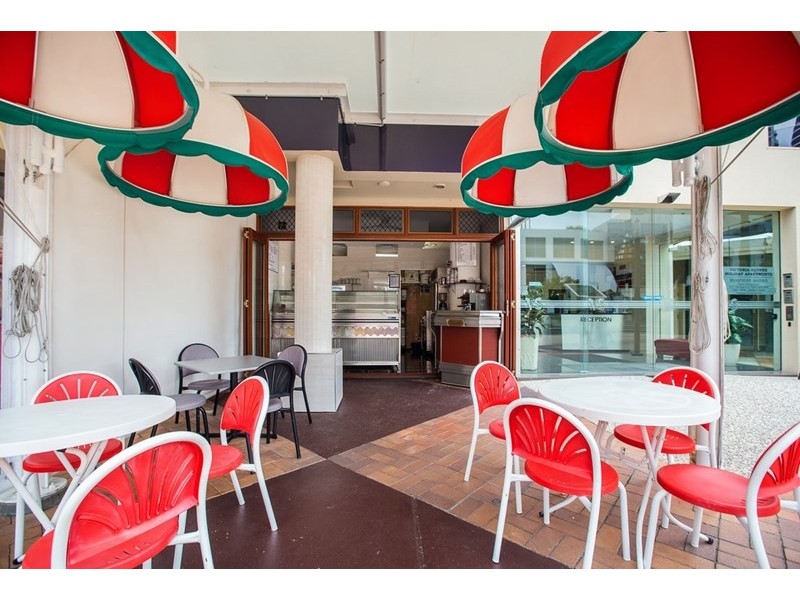 4/15 Victoria Avenue, Broadbeach QLD 4218