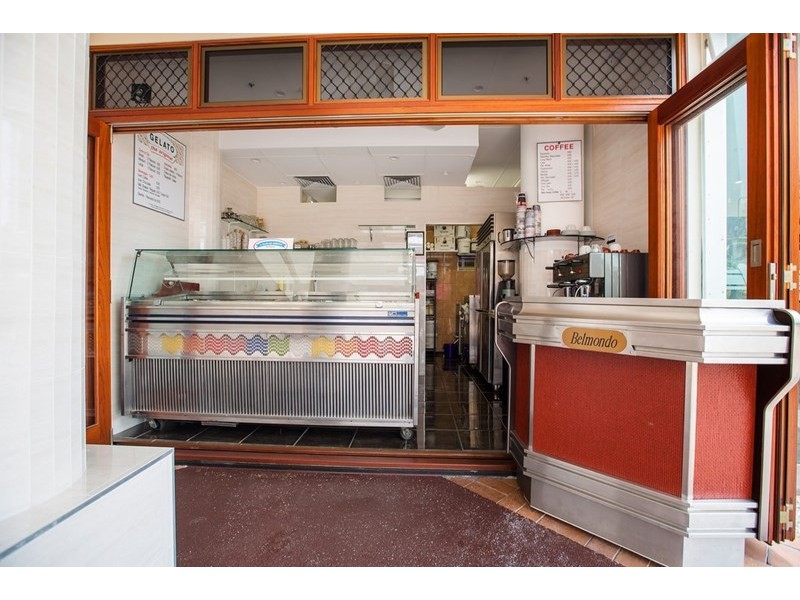 4/15 Victoria Avenue, Broadbeach QLD 4218