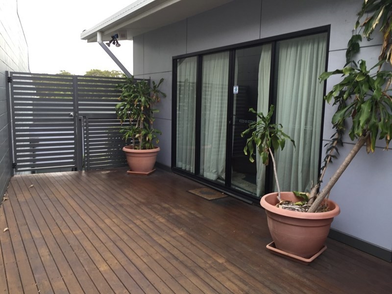 6/183 currumburra, Ashmore QLD 4214