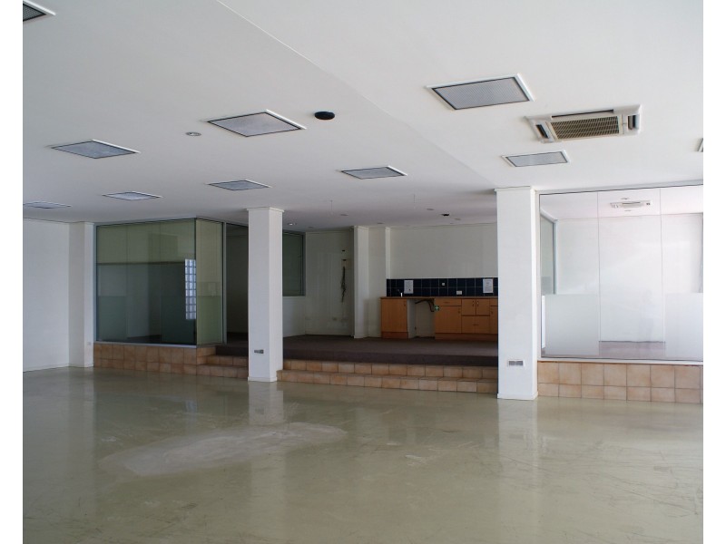 17 Ferry Road, Southport QLD 4215