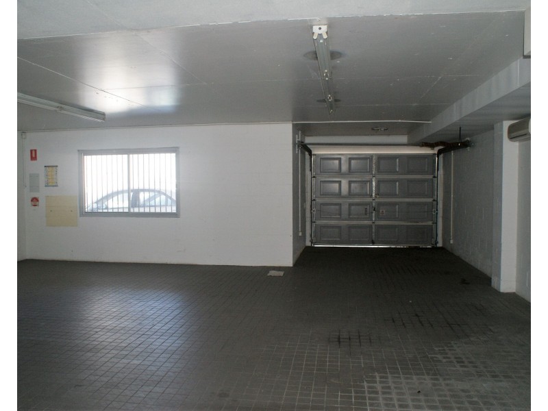 17 Ferry Road, Southport QLD 4215