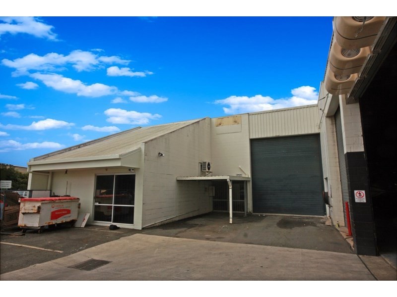 2/122 East Lakes Street, Carrara QLD 4211