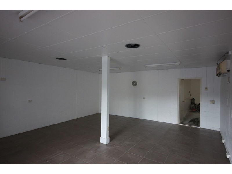 2/122 East Lakes Street, Carrara QLD 4211