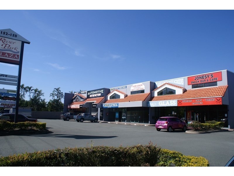 Unit 4/152-160 Siganto Drive, Helensvale QLD 4212