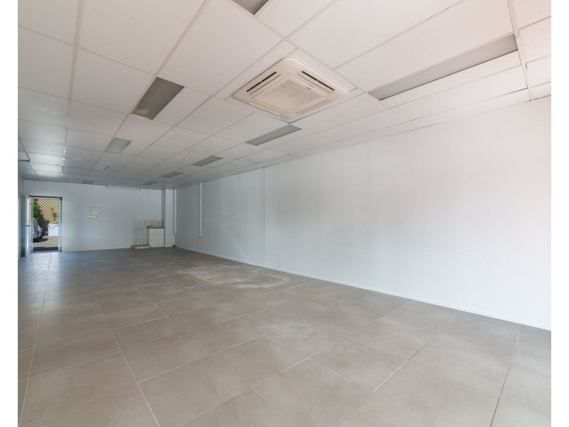 Shop 4/7-9 Brown Street, Labrador QLD 4215