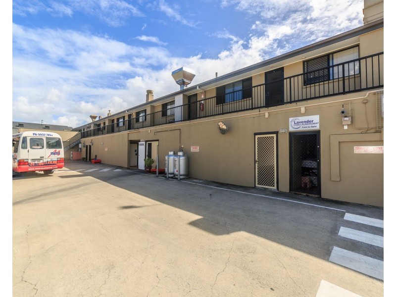 Shop 4/7-9 Brown Street, Labrador QLD 4215