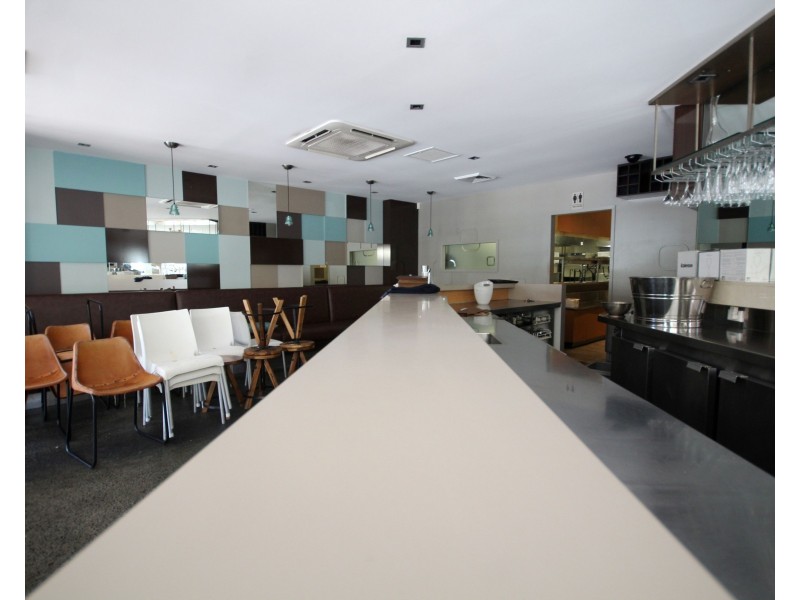 Shop 10/26-30 Tedder Avenue, Main Beach QLD 4217