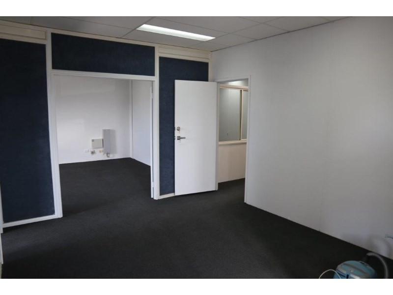 28 Commercial Drive, Ashmore QLD 4214