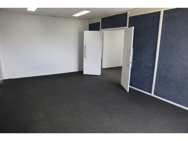 28 Commercial Drive, Ashmore QLD 4214