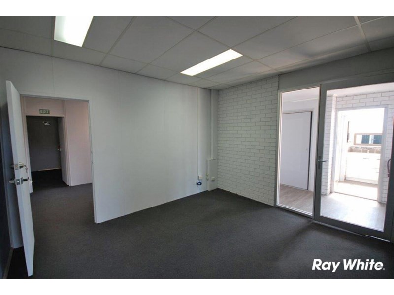 28 Commercial Drive, Ashmore QLD 4214