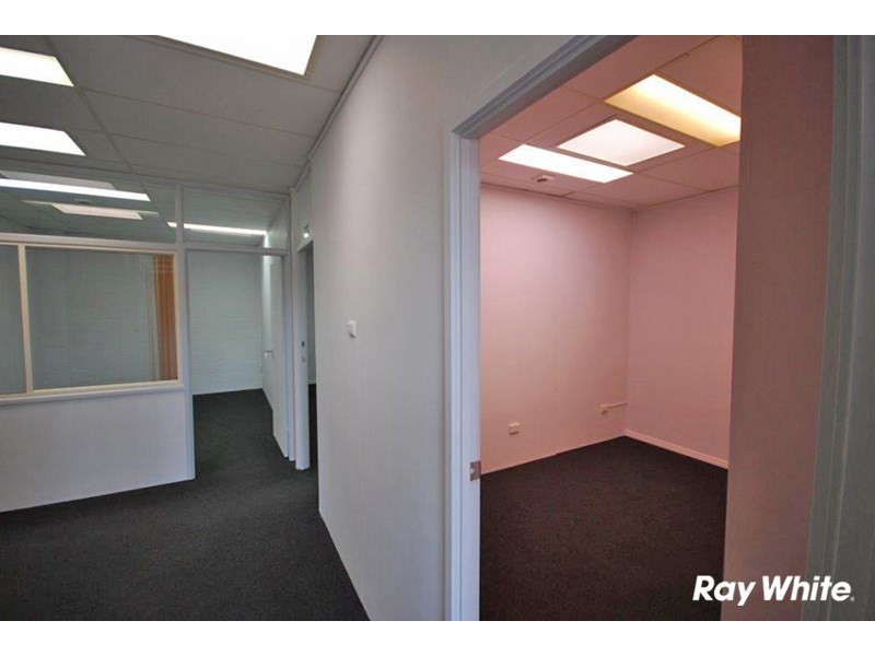 28 Commercial Drive, Ashmore QLD 4214