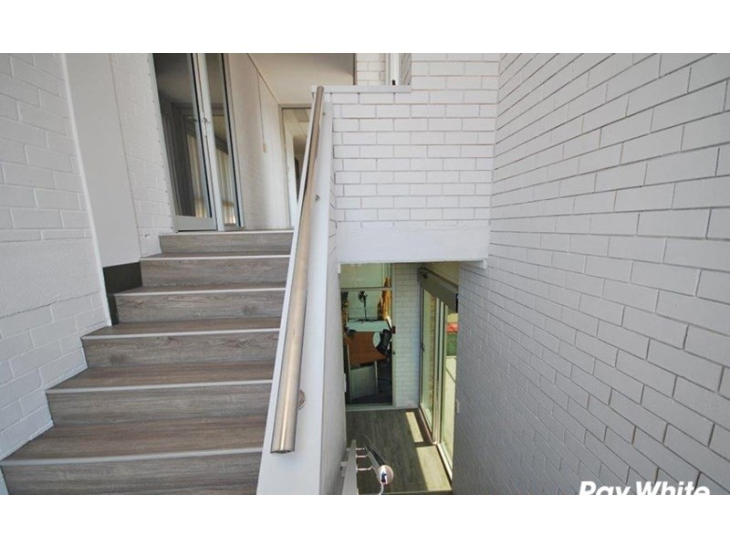 28 Commercial Drive, Ashmore QLD 4214