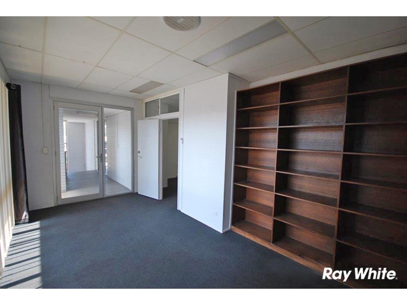 28 Commercial Drive, Ashmore QLD 4214