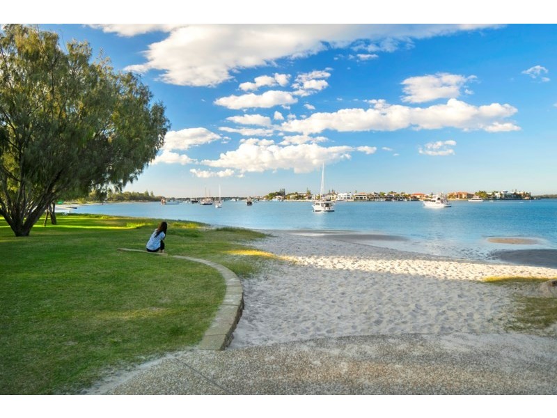 204/14 Bruce Avenue, Paradise Point QLD 4216