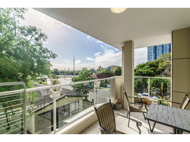 30 Lather Street, Southport QLD 4215