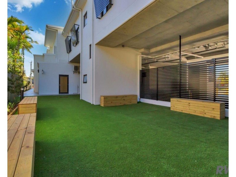 Shop 2/58 Brooke Avenue, Southport QLD 4215