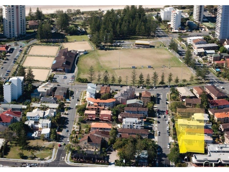 16 Rosewood Avenue, Broadbeach QLD 4218