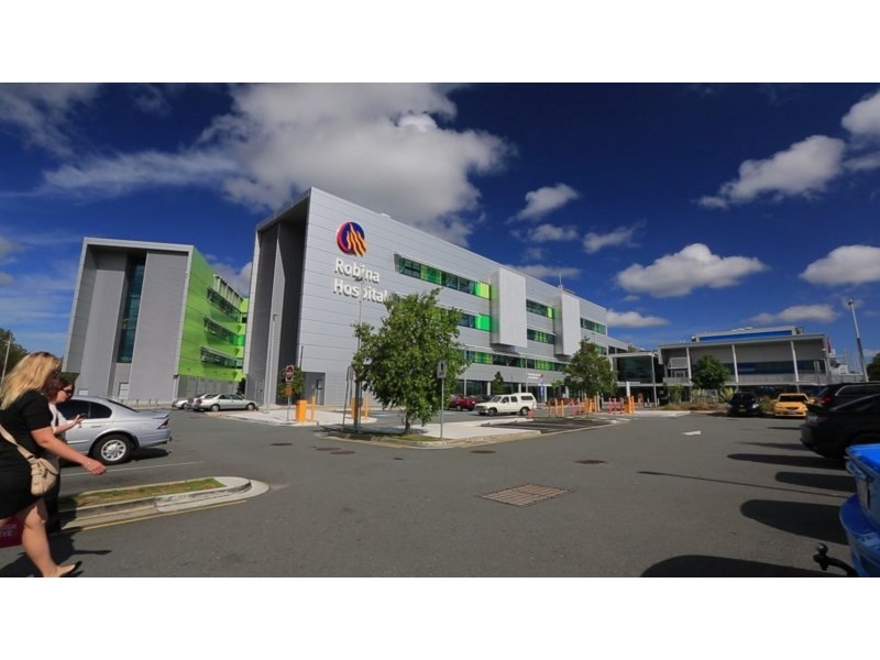 4/6 Waterfront Place, Robina QLD 4226