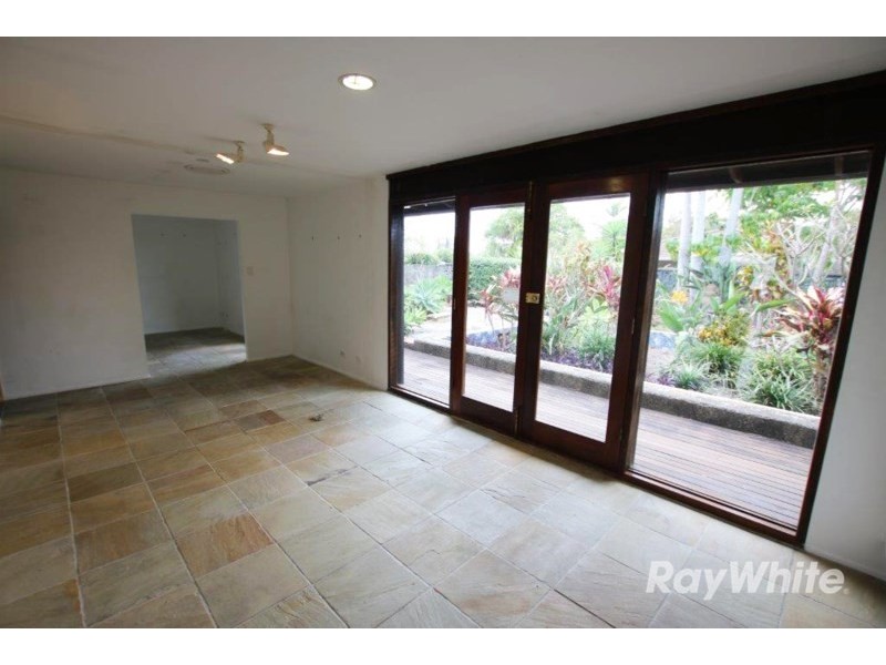 8 Ashmore Road, Bundall QLD 4217