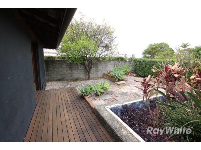 8 Ashmore Road, Bundall QLD 4217