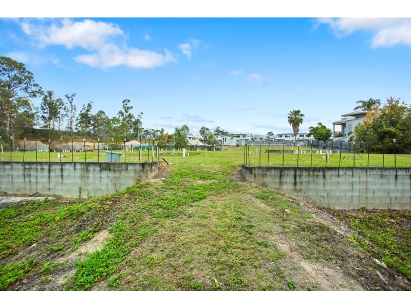 18 Careel Close, Helensvale QLD 4212