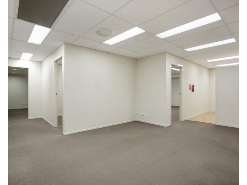 22 Ereton Drive, Arundel QLD 4214