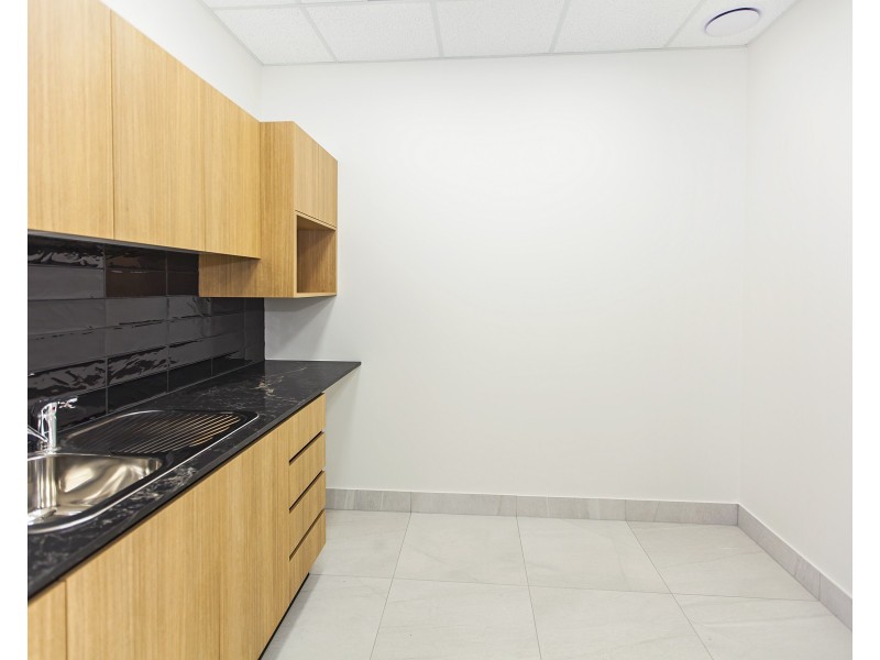 BS1 + BS2 108 Siganto Drive, Helensvale QLD 4212