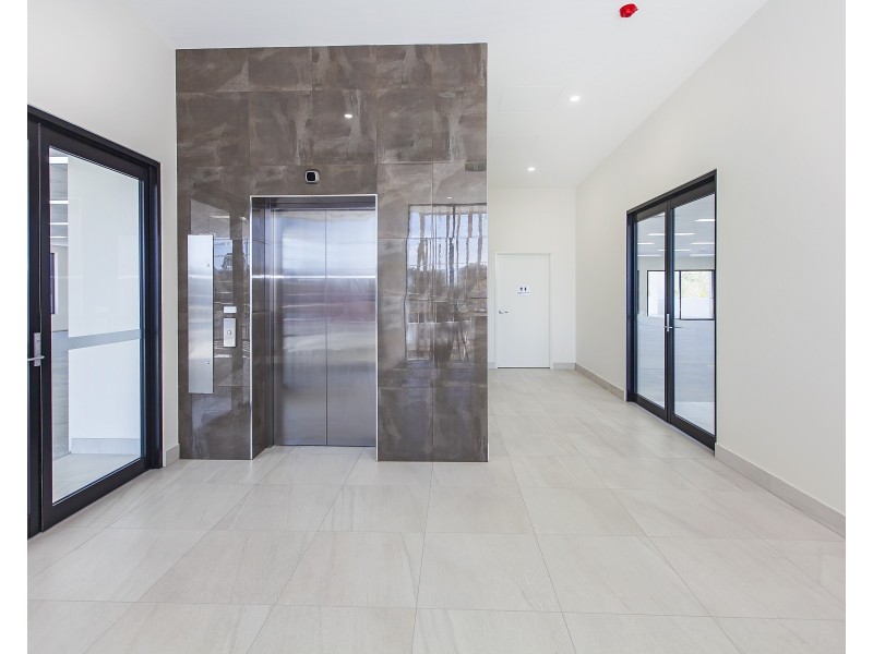 BS1 + BS2 108 Siganto Drive, Helensvale QLD 4212