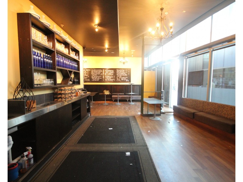 Shop 4/9 Hamilton Avenue, Surfers Paradise QLD 4217