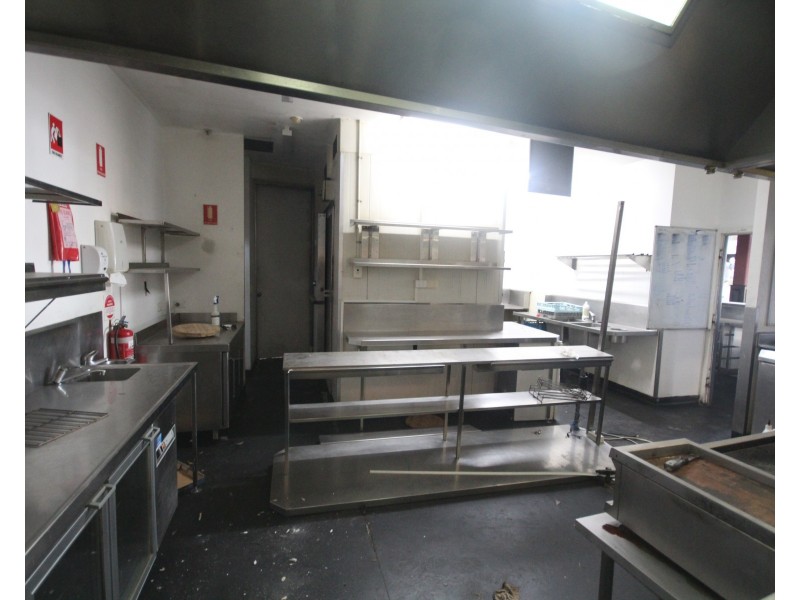 Shop 4/9 Hamilton Avenue, Surfers Paradise QLD 4217