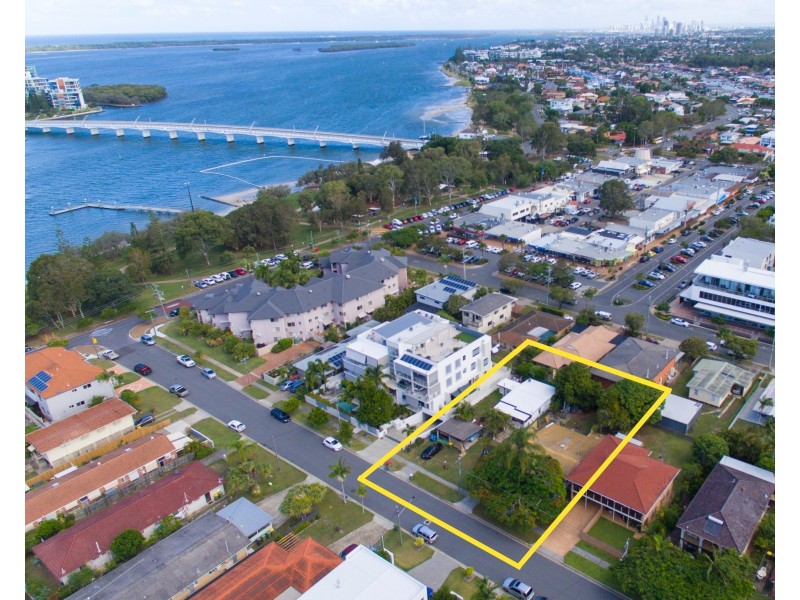 12-14 Victor Avenue, Paradise Point QLD 4216