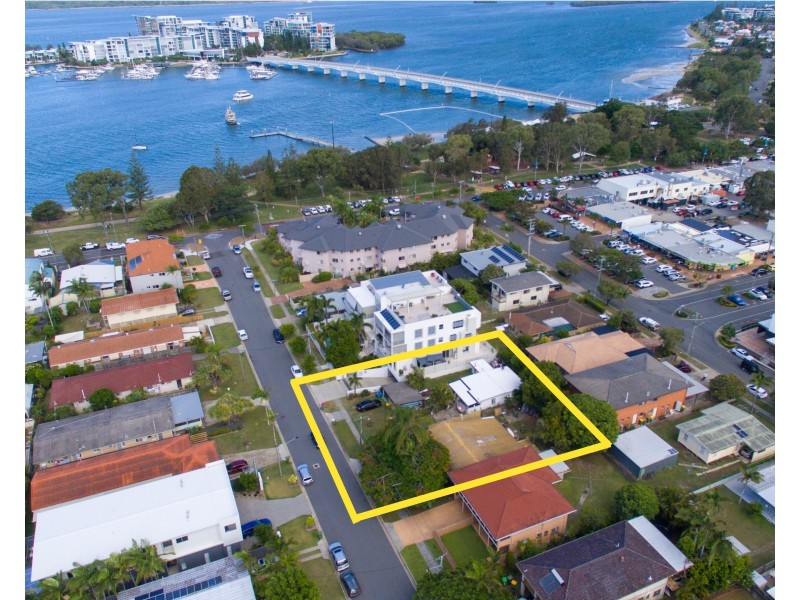 12-14 Victor Avenue, Paradise Point QLD 4216