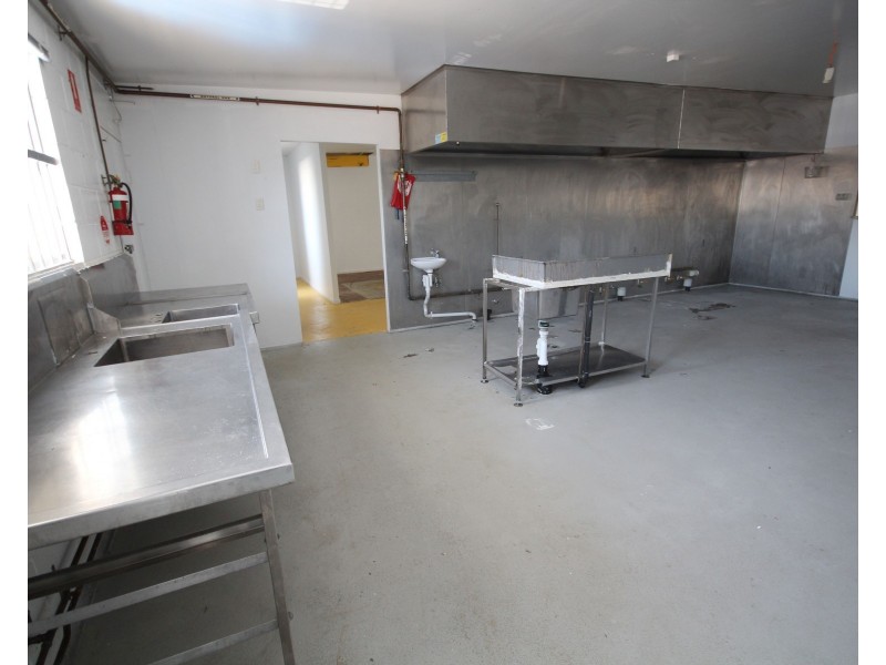 1/8 West Street, Burleigh Heads QLD 4220