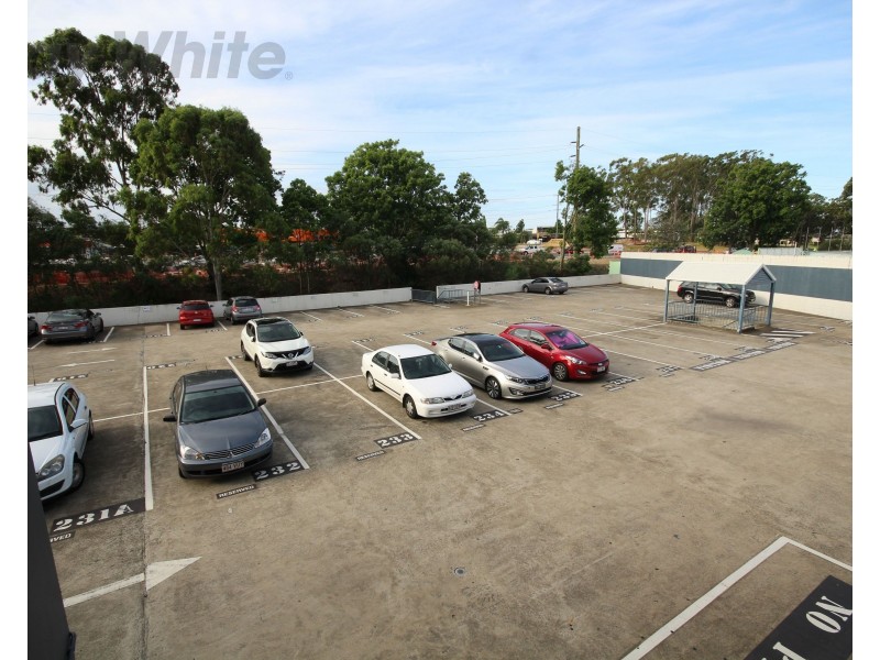 1 207 Currumburra Road, Ashmore QLD 4214