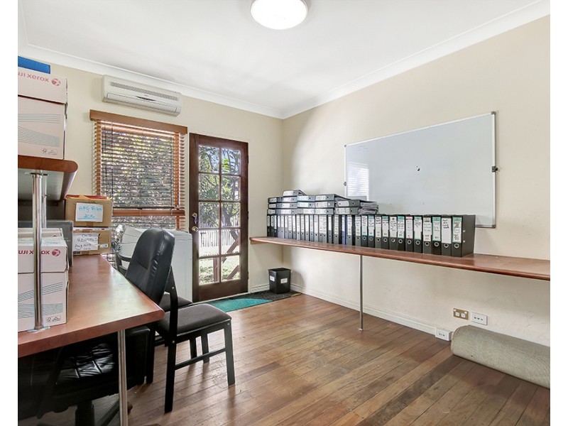 4 Glenelg Avenue, Mermaid Beach QLD 4218