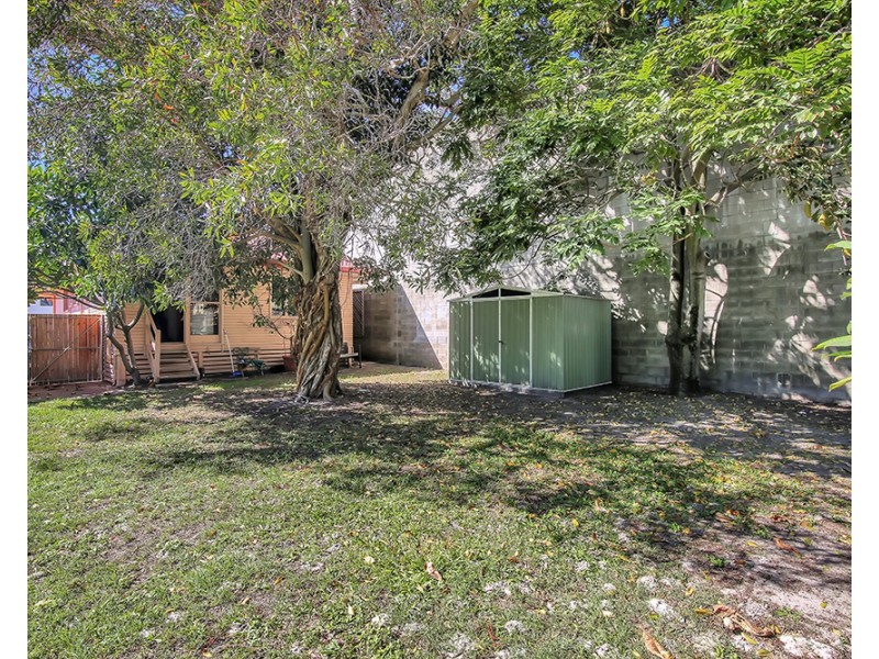 4 Glenelg Avenue, Mermaid Beach QLD 4218