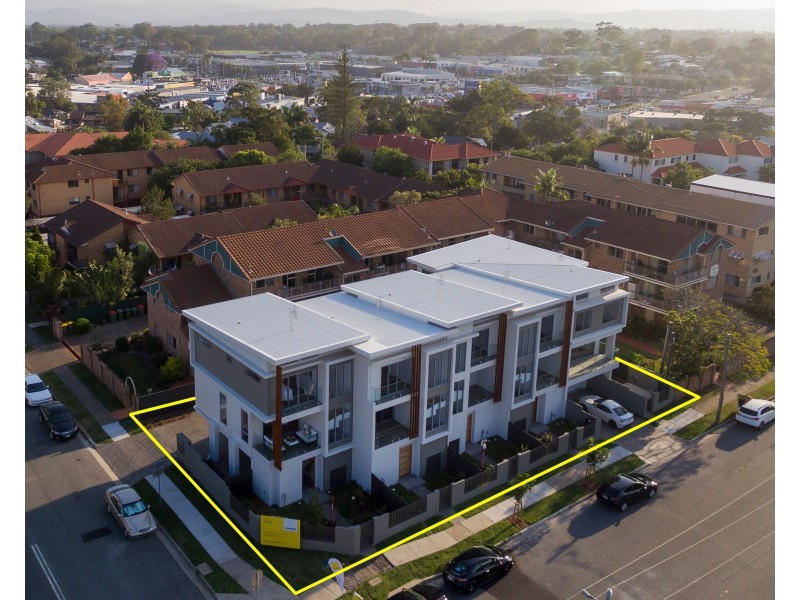 18 Lenneberg Street, Southport QLD 4215