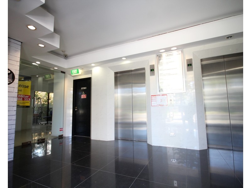 64 Ferny Avenue, Surfers Paradise QLD 4217