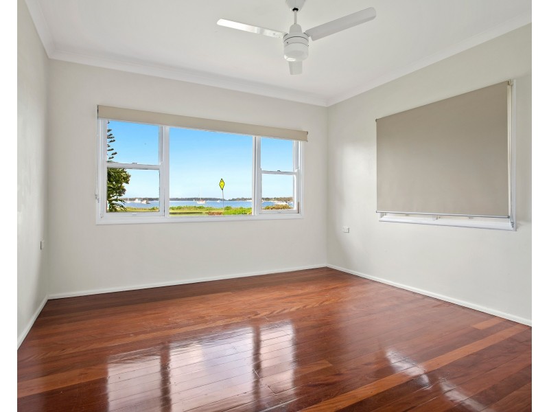 536 Marine Parade, Biggera Waters QLD 4216