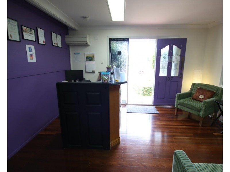 1 107 Upton Street, Bundall QLD 4217