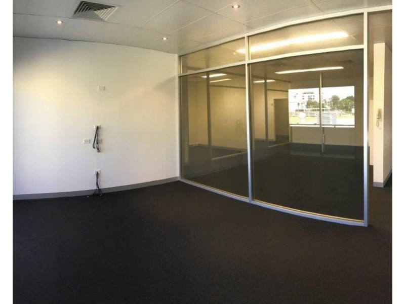 9 Seabank Lane, Southport QLD 4215