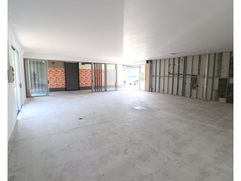 27-31 Currumbin Creek Road,, Currumbin Waters QLD 4223