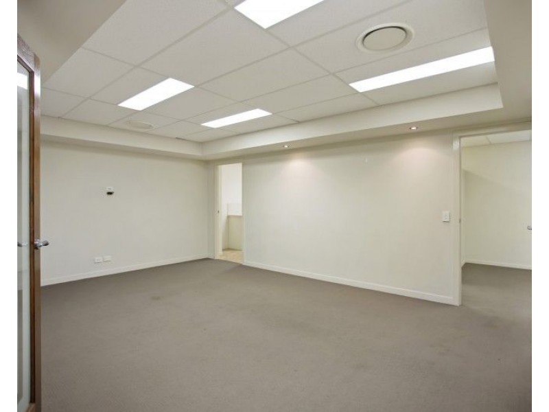 22 Ereton Drive, Arundel QLD 4214