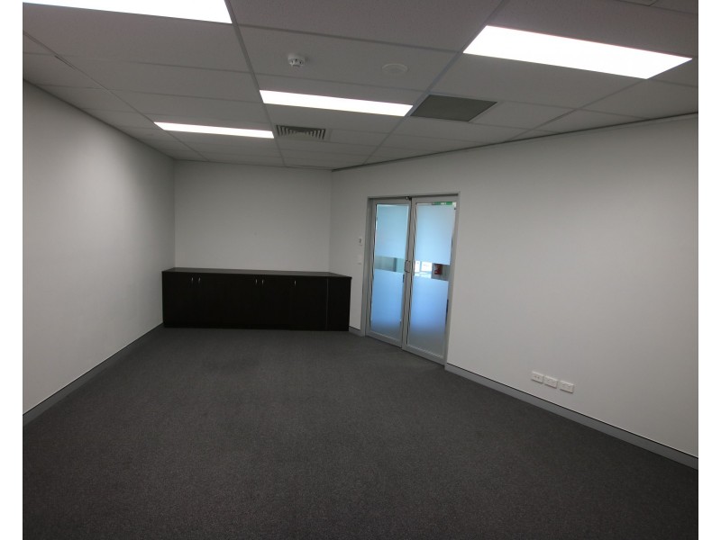 Suite 3/Level 1 84 Brisbane Road, Labrador QLD 4215