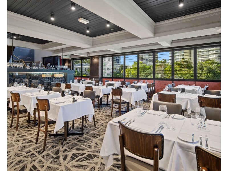 6 Bayview Street, Runaway Bay QLD 4216