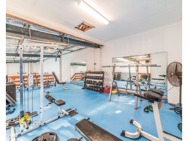 53 Paradise Avenue, Miami QLD 4220