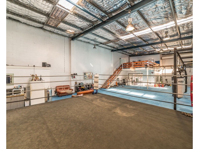 53 Paradise Avenue, Miami QLD 4220