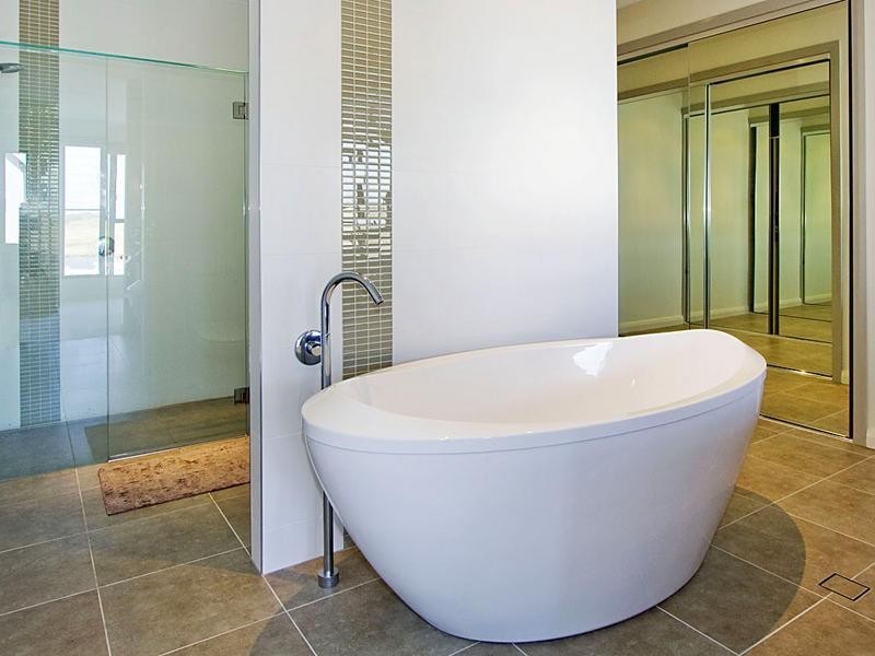 1 Windward Place, Jacobs Well QLD 4208