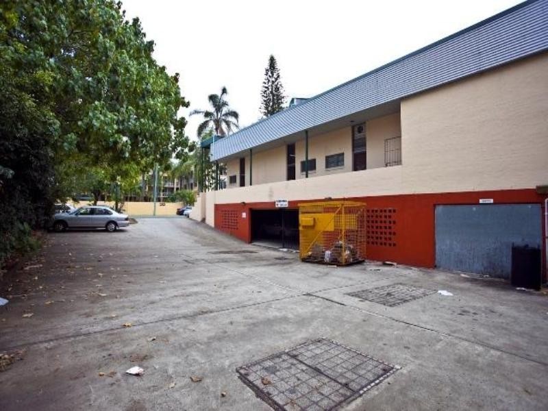 31 Aubrey Street, Surfers Paradise QLD 4217